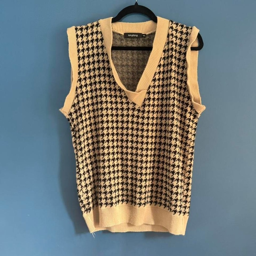 Naa Naa Sweater Vest Women's Size M/L Houndstooth Beige Black Preppy‎ Twee Retro